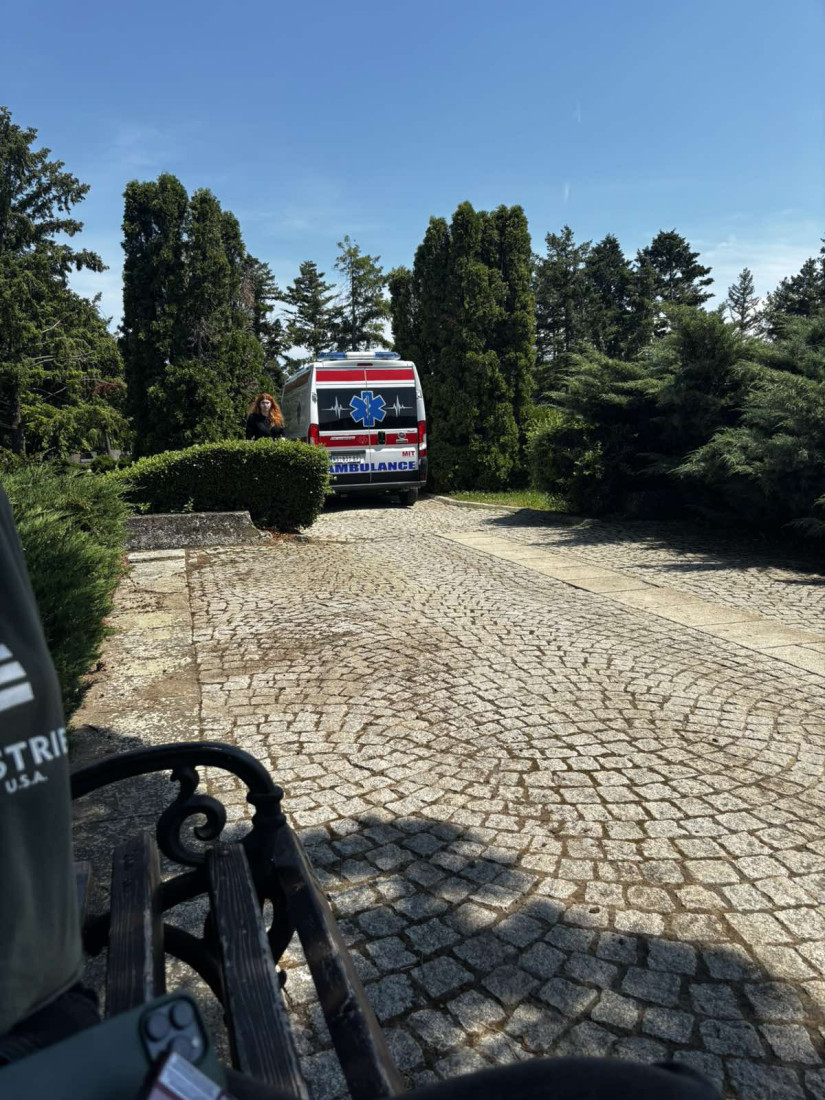 Sahranjena Tijana (19) koja je poginula tokom parasejlinga: Potresne scene na groblju, porodica i prijatelji je ispratili na večni počinak