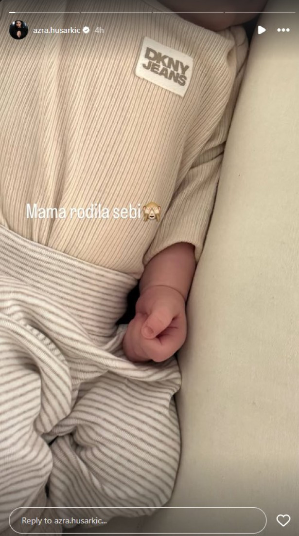 Pevačica se nedavno porodila, a sada objavila fotografiju ćerke: Mama rodila! (FOTO)