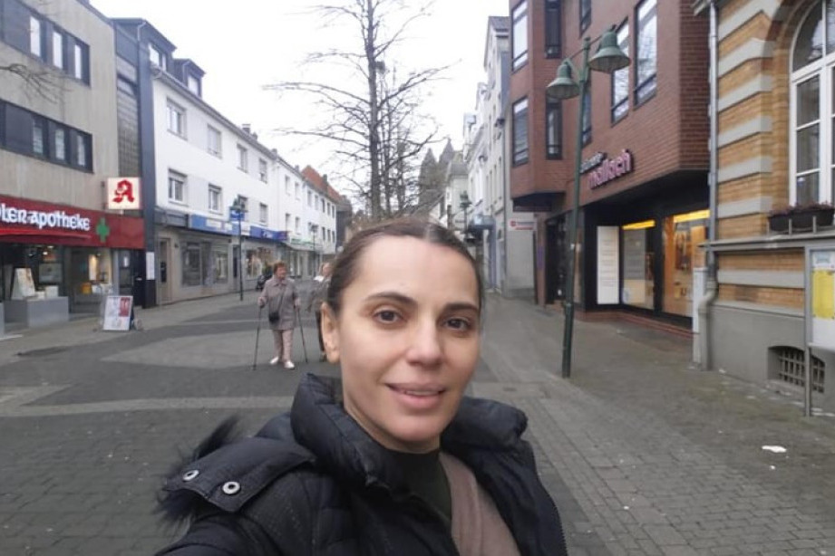 Godinu dana se borila sa rakom! Naša glumica imala dve operacije, išla na hemioterapije, a prijatelj ju je izdao!