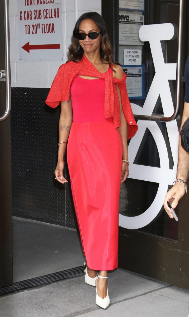 Oskarovka u vatrenom izdanju: Zoe Saldana je raspametila Njujork svojom crvenom haljinom  (FOTO)