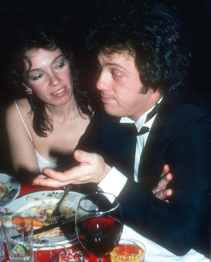 Pevač pokušao samoubistvo zbog afere sa ženom svog druga: I ne samo jednom!