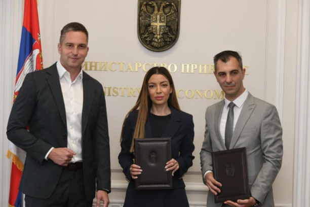 Potpisan ugovor za izgradnju fabrike vode u Kovačici: Ulaže se 300 miliona dinara - Mesarović: Ovo će naprediti kvalitet života