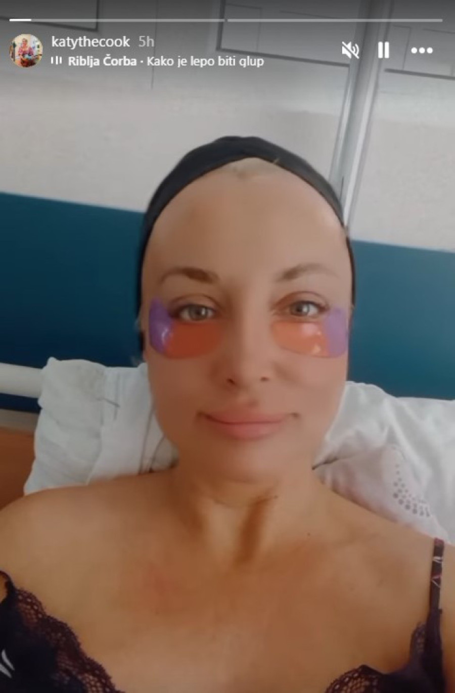 Bivša zadrugarka prebačena u bolnicu: Iz kluba je izneli u alkoholisanom stanju!