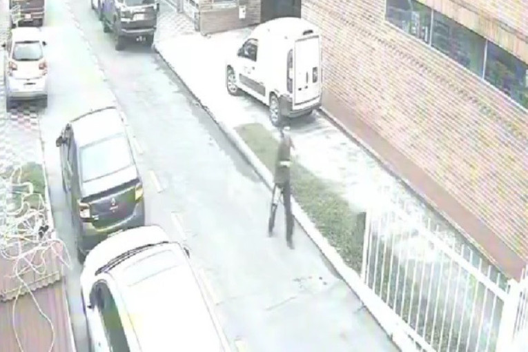 Dečak (15) upucao Uribea u glavu, snimak krvave potere šokirao Kolumbiju! (VIDEO)