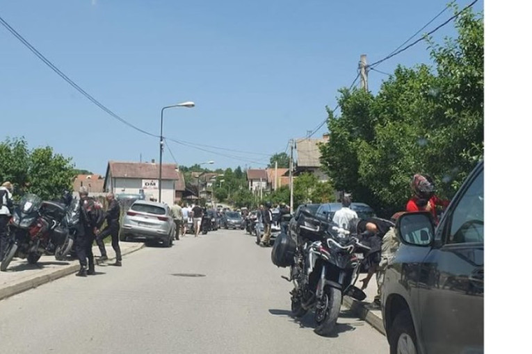 A "šake pocrvene" kad već obraz nemaju od silnog kršenja izbornog procesa: Vučević o blokaderima u Zaječaru i Kosjeriću