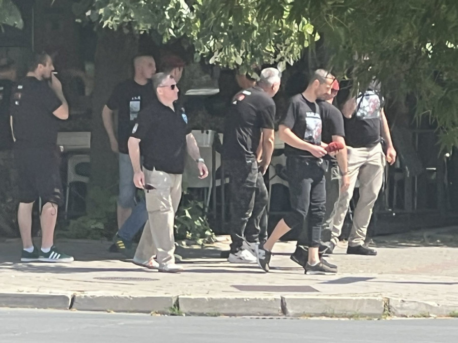 BRUTALNO NASILJE BLOKADERA U ZAJEČARU: Napali aktiviste SNS iz automobila, poprskali ih suzavcem, sada ih čekaju ispred stanice!