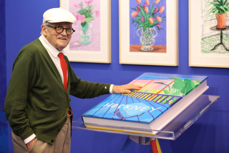 Spektakularna izložba "Dejvid Hokni: Od papira do ekrana"! Radovi legendarnog umetnika pred beogradskom publikom