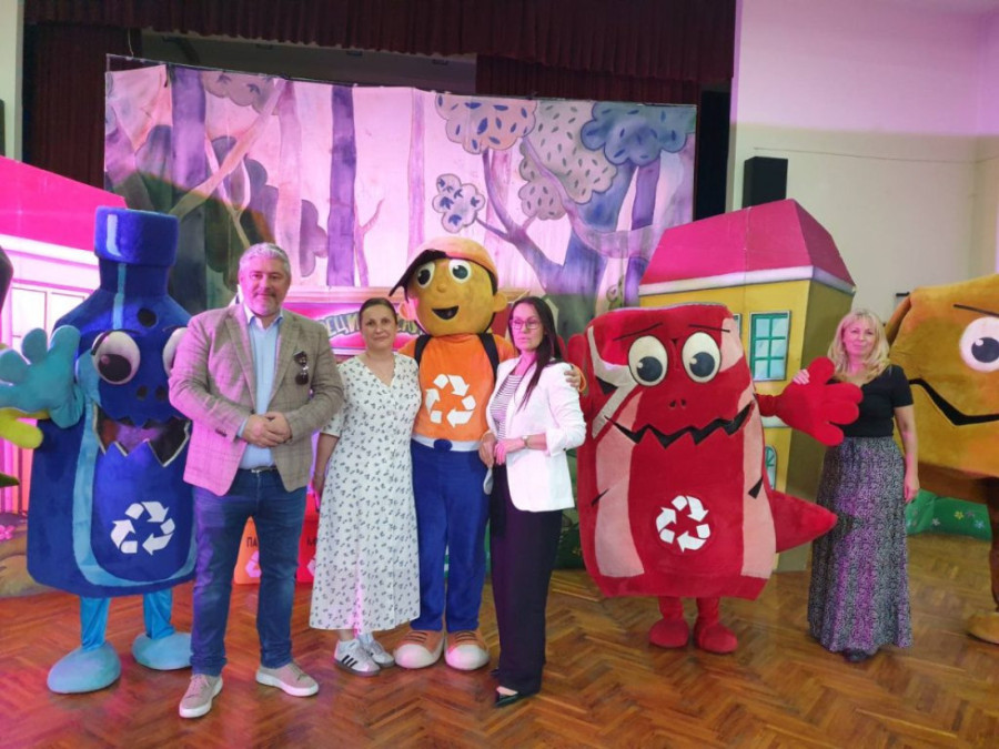 "Čistoćini" "Reciklosaurusi" nastavljaju druženje sa osnovcima Starog grada