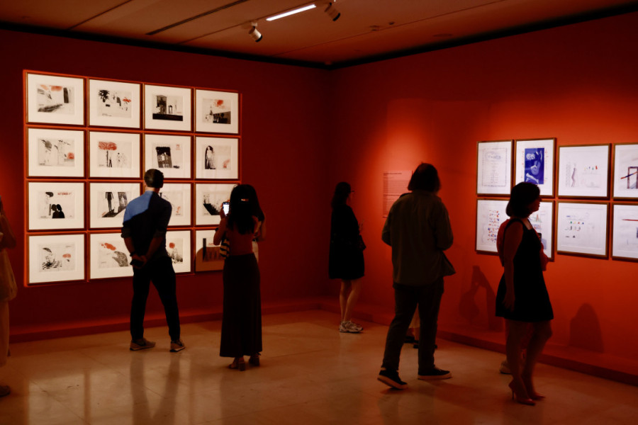 Povratak čuvenog Dejvida Hoknija u Beograd: Atraktivnom izložbom Muzej savremene umetnosti obeležio 60. rođendan (FOTO)