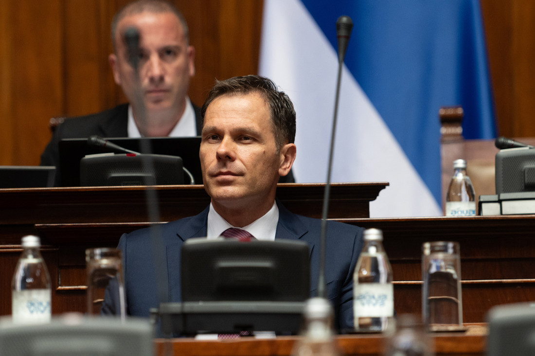 Vanredna sednica Skupštine Srbije! Brnabić odbrusila Aleksiću: Koliko je ovo bedno što se uradili, bedno i nedostojno narodnog poslanika!