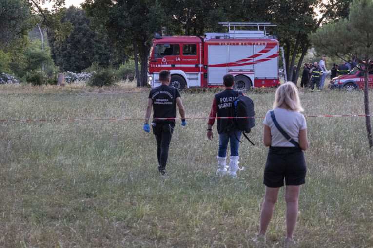 Majka i beba pronađene mrtve u parku: Policija uhapsila Amerikanca (FOTO)