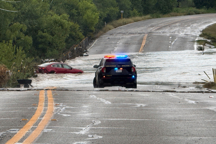 San Antonio pod vodom: Najmanje 11 mrtvih, traga se za nestalima