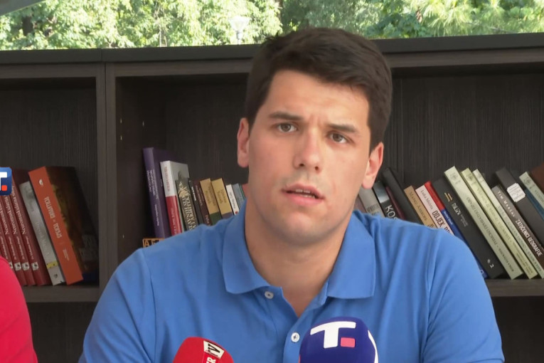 Jezivi grafiti na kući Vladimira Balaća: Blokaderi teroristi mu prete: "Selite se, dođoši"