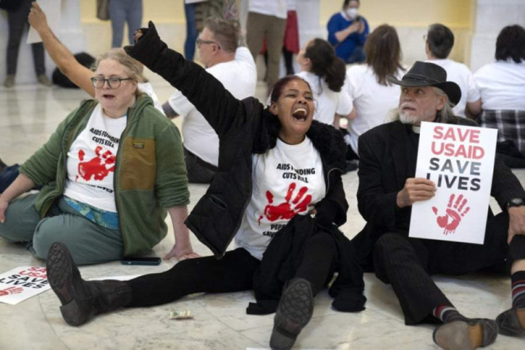 Tramp presekao stranu pomoć! USAID zvanično u fazi gašenja