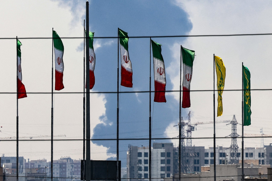 Crvena zastava osvete podignuta u Iranu: Mosad zbrisao iranski vrh - sledi pakleni udar na Izrael!