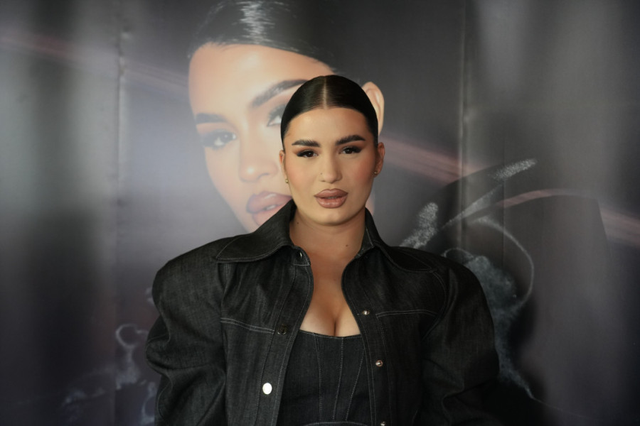 Otac Zorane Mićanović imao udes: Drama pred otvaranje pevačicinog salona