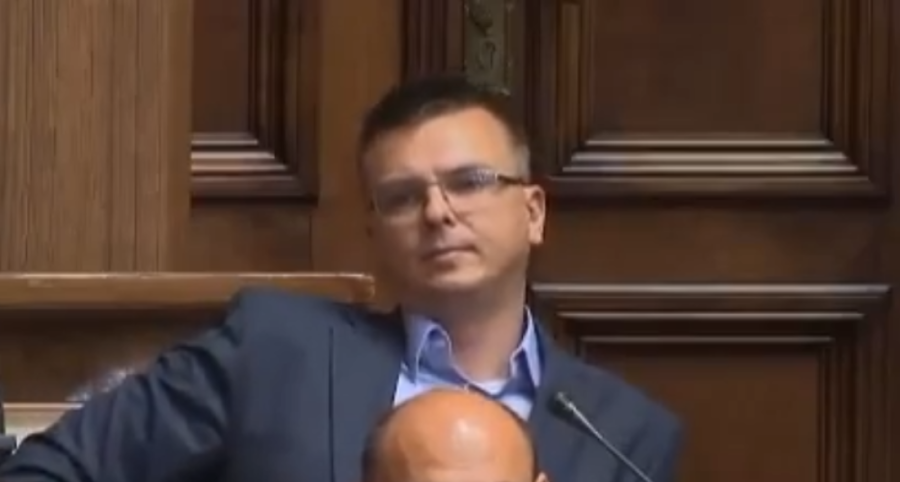 S jedne strane Srbija budućnosti, s druge Srbija prošlosti, podela, svađa, sukoba (VIDEO)