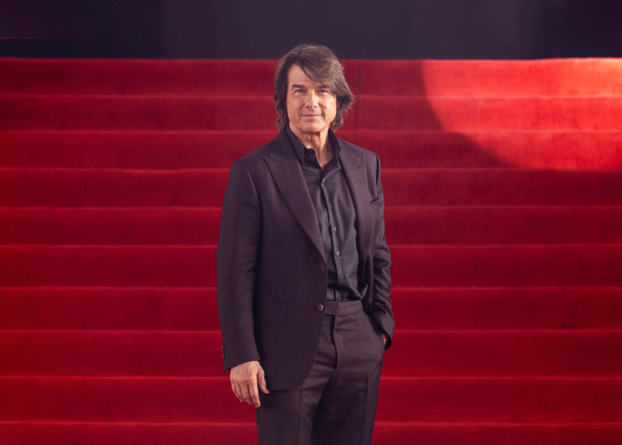 Možete li da zamislite Toma Kruza kako pleše u kaubojskim čizmama sa lopatom u ruci? Pogledajte kako to izgleda (VIDEO)