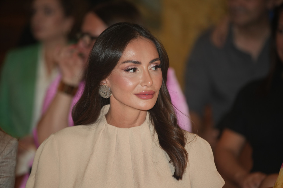 Raščupana i bez trunke šminke! Emina Jahović neprepoznatljiva na ulicama Beograda (FOTO/VIDEO)