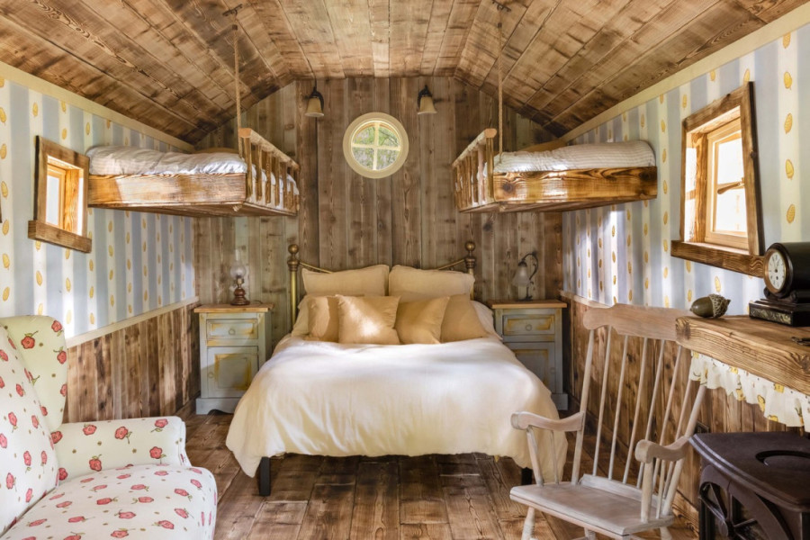 Možete odsesti u pravoj kućici Vinija Pua, u srcu šume koja je inspirisala legendarne priče (FOTO)