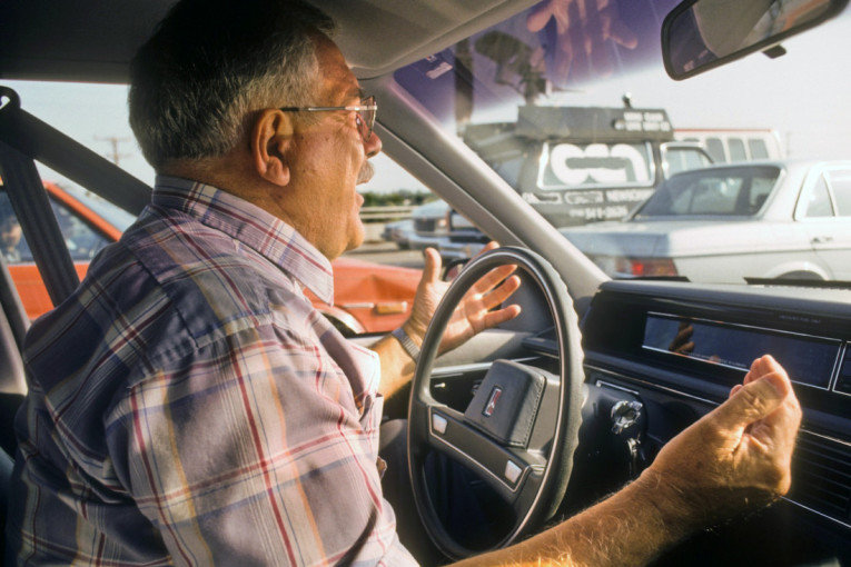 Haos na nemačkom A3! Deka (73) iz BiH vozio 20 kilometara u suprotnom smeru!