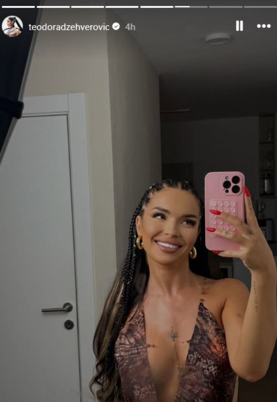 Dekolte do pupka rasplamsao maštu! Džehva u vrelom izdanju (FOTO)