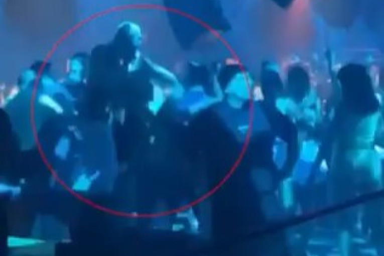 Novi skandal Konora Mekgregora: Irac u noćnom klubu nokautirao mladića! (VIDEO)