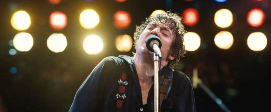 U spavaćoj sobi, naoružan samo tišinom, u najranjivijem trenutku svog života: Novi trejler za film o Brusu Springstinu (VIDEO)