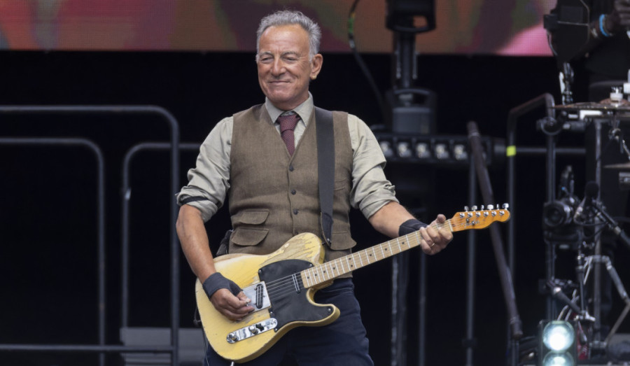 Da li je Džeremi Alen Vajt uspeo da "skine" legendarnog "Šefa"? Procenite u prvom trejleru za film o Brusu Springstinu (FOTO/VIDEO)