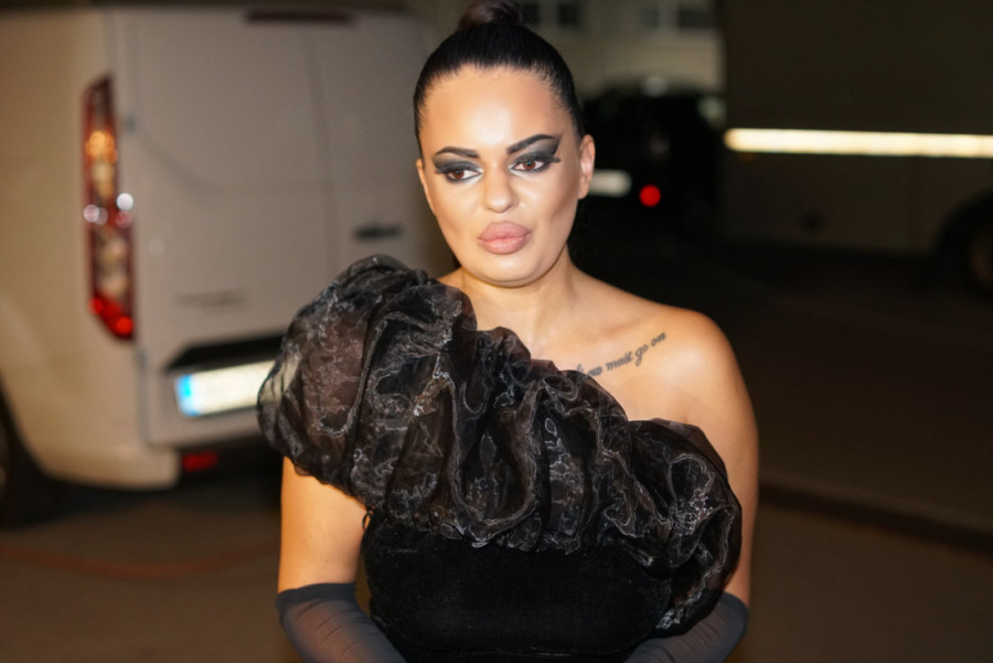 Bivša zadrugarka detaljno o vezi s pevačem koji se nedavno verio: Od patnje pala na 30 kg, postala kost i koža!