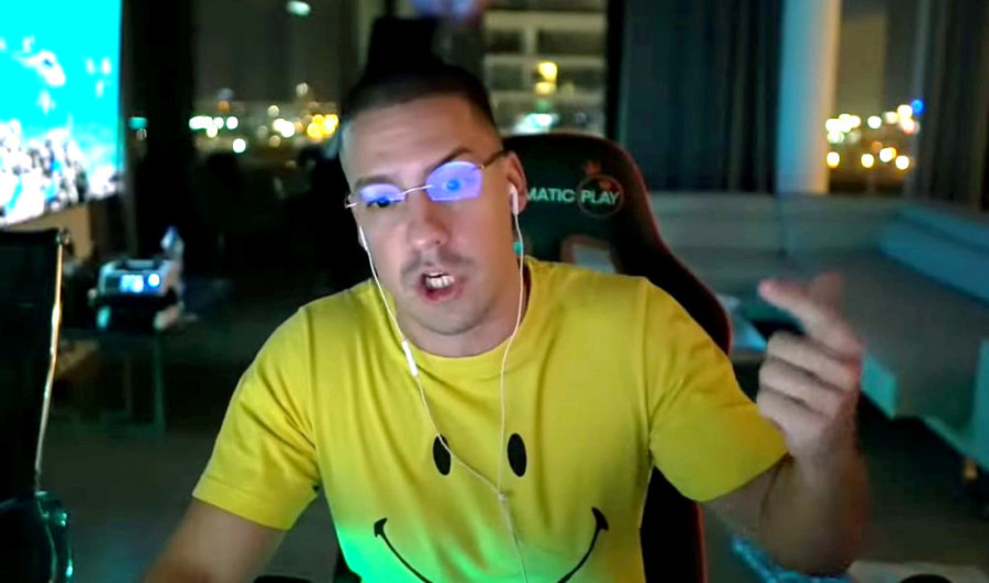 "Kunem se da mu je..." Onlifens zvezda o intimnim trenucima sa Bakom Prasetom!