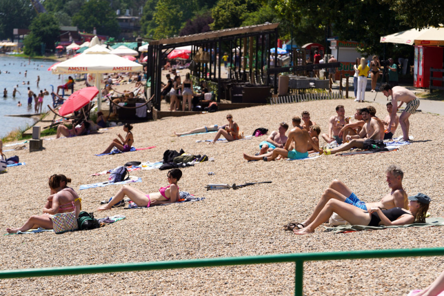 Šest mokrih saveta: Spasilac objašnjava kako da uživate na plaži (FOTO)