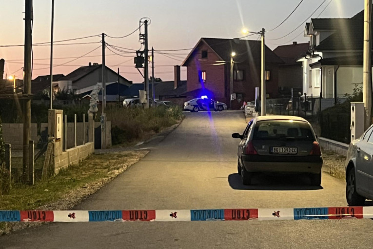 Izboden muškarac u Jakovu! Policija na licu mesta, u toku uviđaj (FOTO/VIDEO)