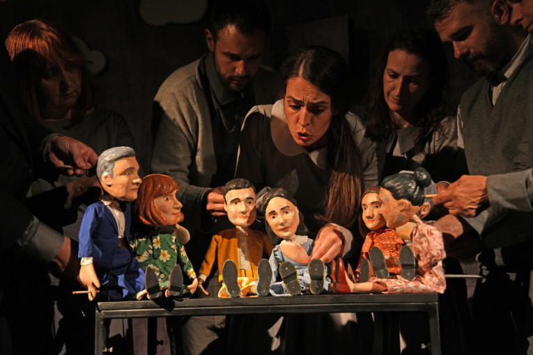 Brankica Sebastijanović u predstavi "Dnevnik Ane Frank": Kombinacija dramskog i lutkarskog teatra (FOTO)