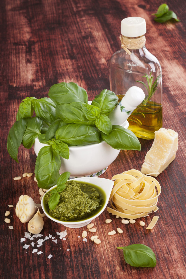 Italijanski klasik iz vaše kuhinje: Napravite domaći pesto sos za samo 10 minuta (RECEPT)