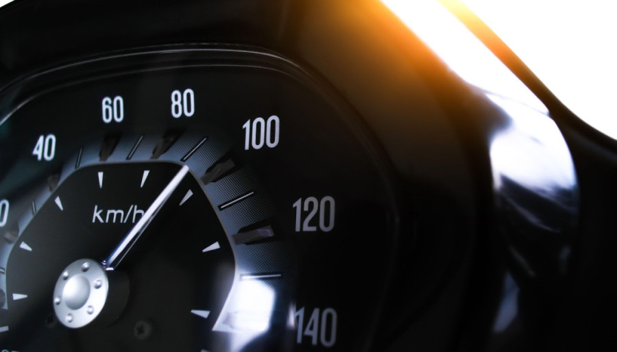 Hit prodaja! Izrešetan "bmw", a ovo mu je cena! (FOTO)