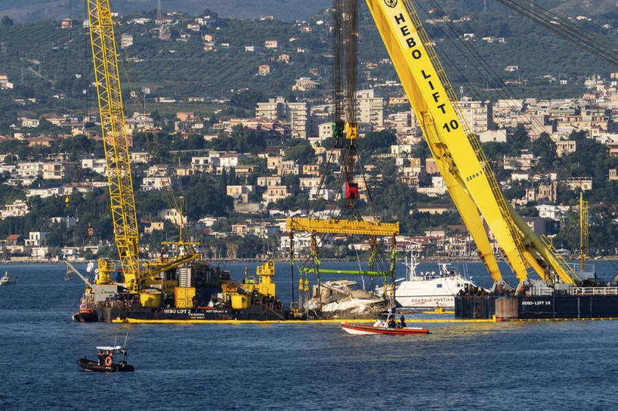 Superjahta izvučena posle skoro godinu dana! Sledi istraživanje - kako je potonula?