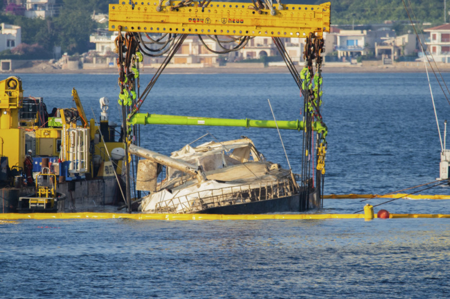 Superjahta izvučena posle skoro godinu dana! Sledi istraživanje - kako je potonula?