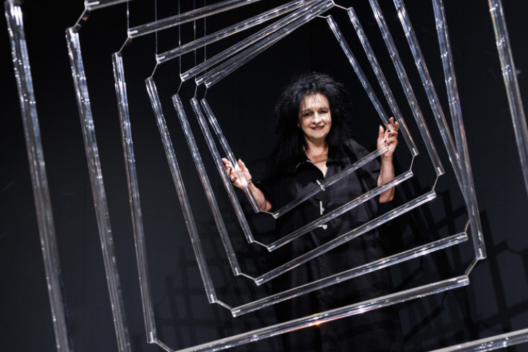 "S one strane ogledala" na Dorćolu: Radovi nekonvencionalne francuske umetnice Odil Dek (FOTO)