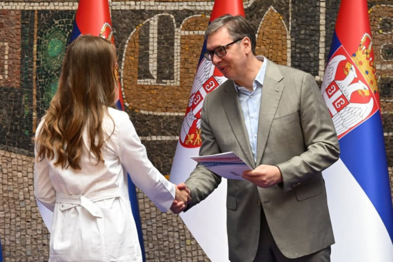 Velika šansa za mlade lekare: Zahvalni jer ostaju u Srbiji da spasavaju živote! (FOTO)