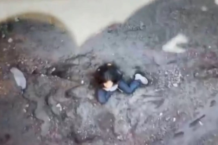 Žena se okliznula, pa upala u krater vulkana: Samo su joj virile ruke, spasioci nisu uspeli da joj pomognu (FOTO)