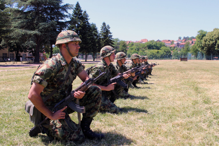 Borba, oružje i zakletva: Pogledajte kako izgleda obuka novih vojnika! (FOTO)