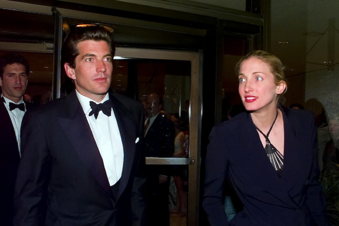 Ljubavna priča koja se završila užasnom tragedijom: Pogledajte prvi trejler serije o Džonu Kenediju Mlađem i Kerolin Beset (VIDEO)