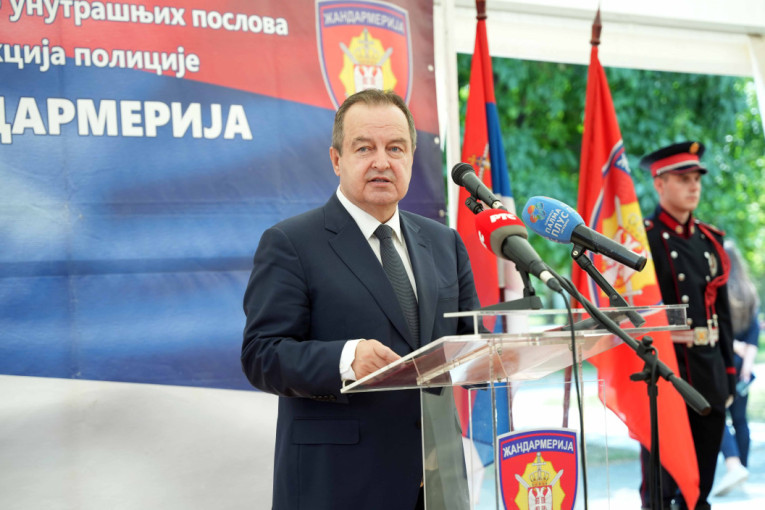 Oglasio se Dačić o blokadama: Svi mostovi u Beogradu prohodni, od jutros 1.300 okupljenih na 11 lokacija u gradu