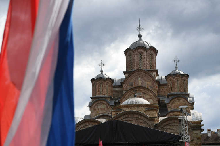 Francuski ministar posle Prištine otišao u Gračanicu! Evo šta je poručio o Srbima! (FOTO)