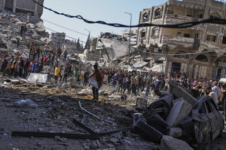 Krvavi krater u Gazi: Bomba od 230 kilograma ubila na desetine Palestinaca u kafiću