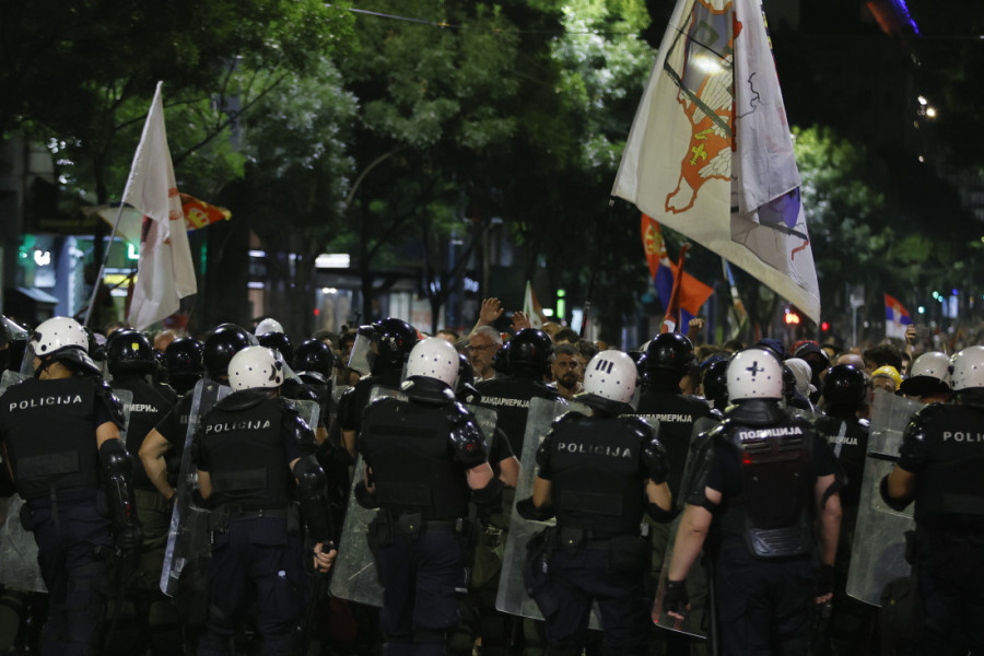 Nema pomilovanja za nasilnike: Predsednik Vučić - Bog zna koliko je policajca i građana moglo da strada sinoć