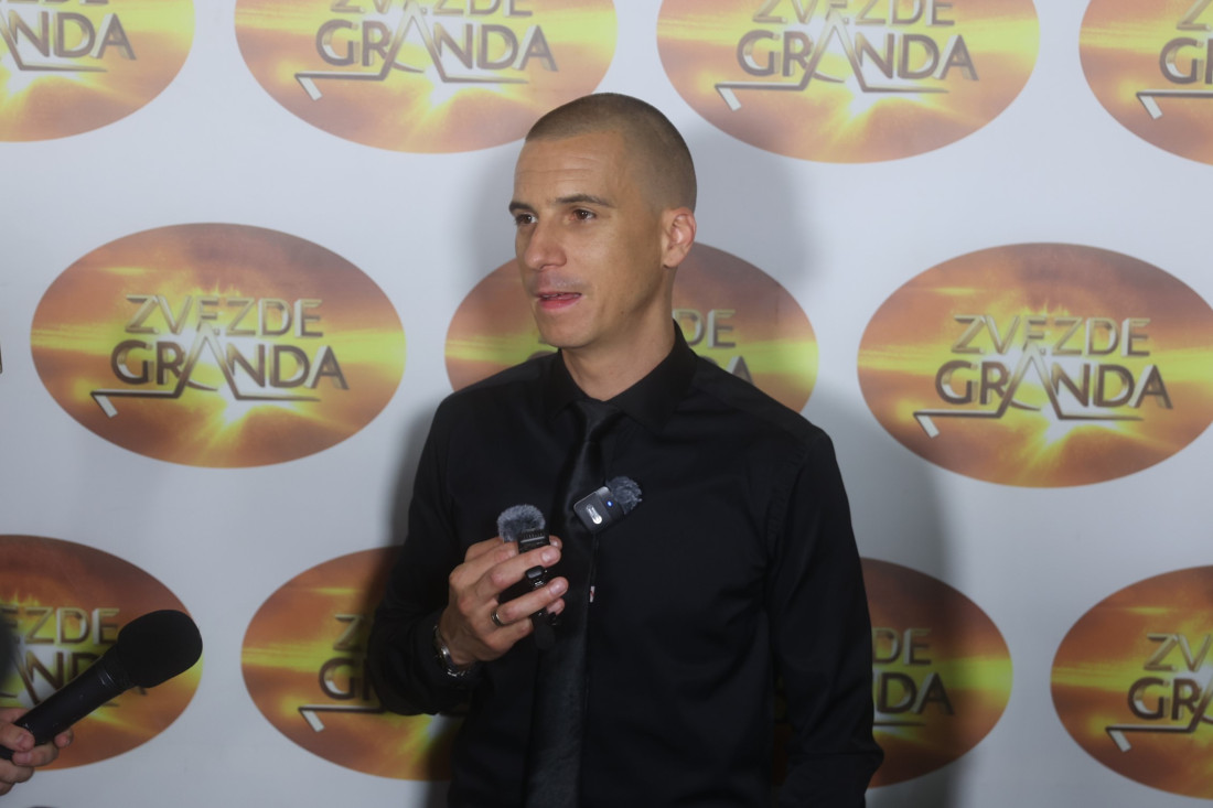 "Kukate da nemate para, a stalno pevate" Milan Mitrović otkrio deo razgovora sa Popovićem: "Boli te uvo za muziku?"