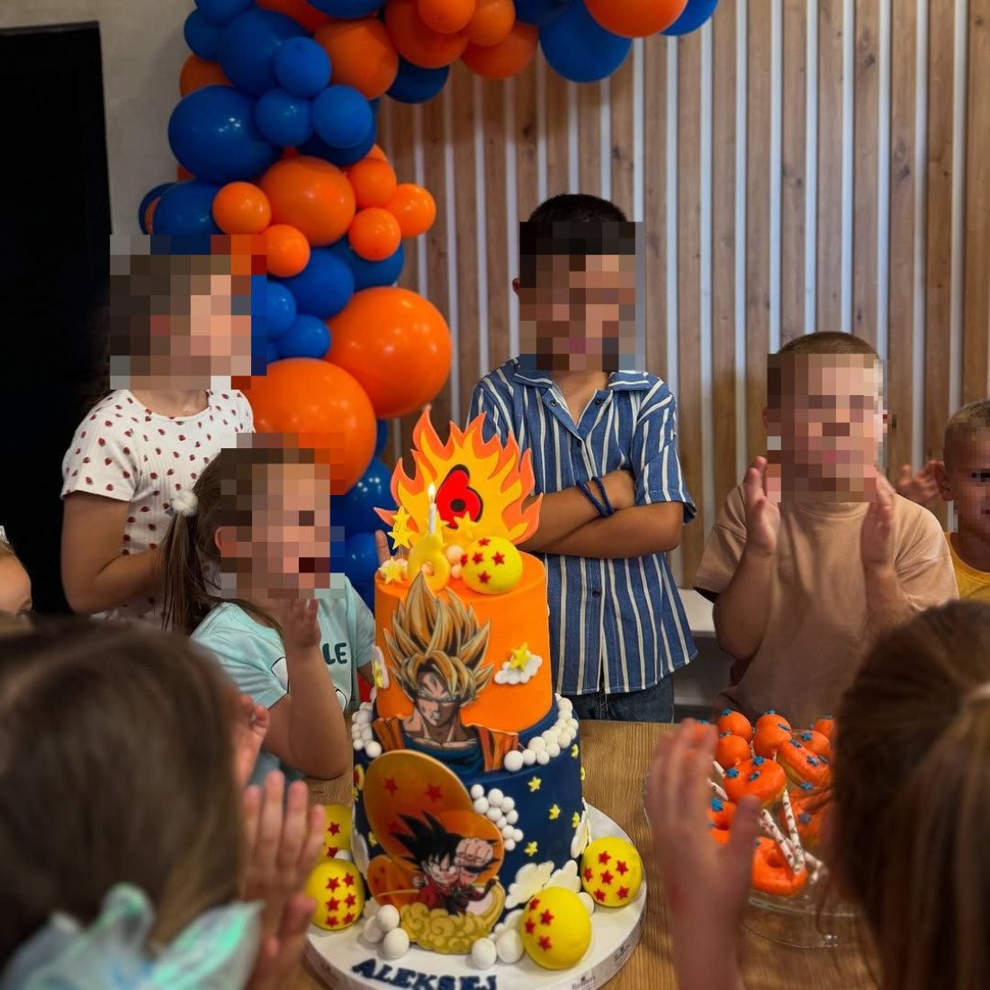 Sin Darka Lazića proslavlja šesti rođendan: Od pevača ni traga! (FOTO)