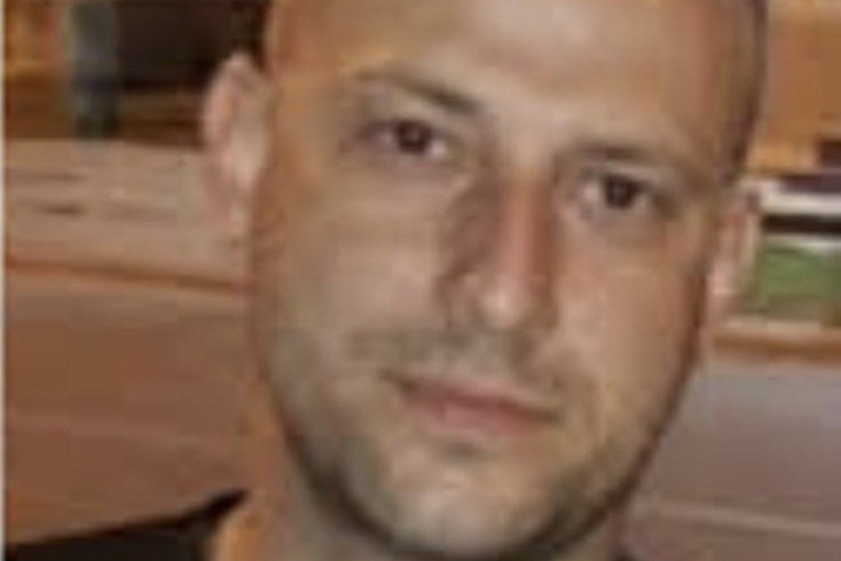 Organizuje kupovinu glasova iz hotela! "Lažljivi brkajlo" iz Pionirskog parka sad vodi prljavu izbornu operaciju u Kosjeriću!